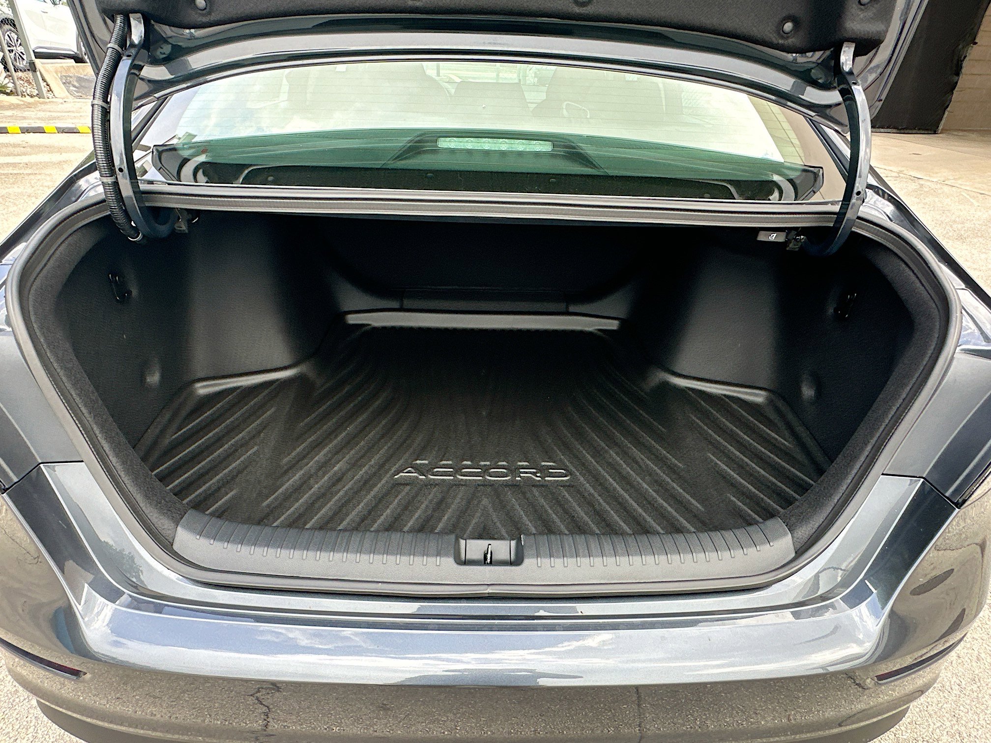 2025 Honda Accord LX photo 18