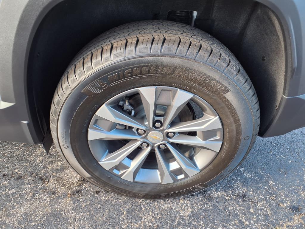 2026 Chevrolet Equinox LT photo 5