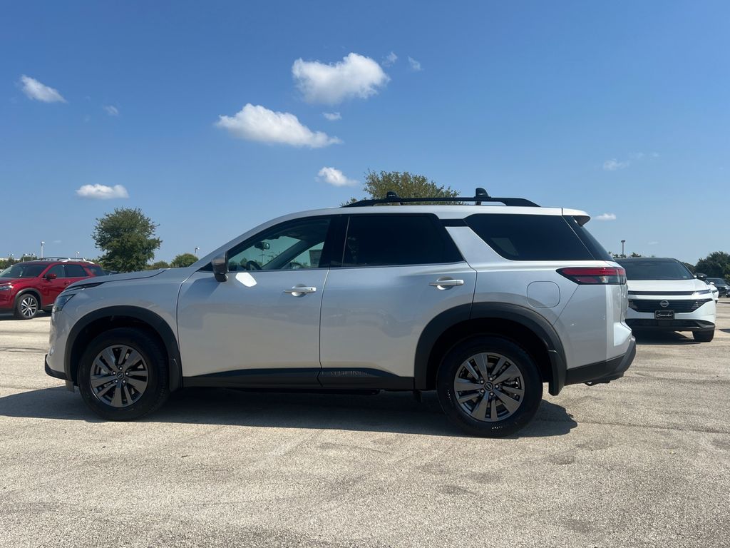 2025 Nissan Pathfinder SV photo 13