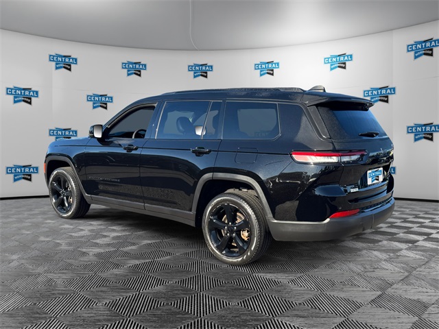 2023 Jeep Grand Cherokee Limited photo 2