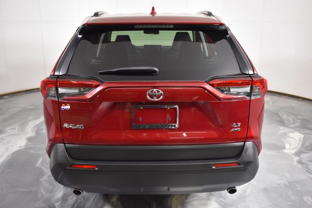2020 Toyota RAV4 LE photo 4