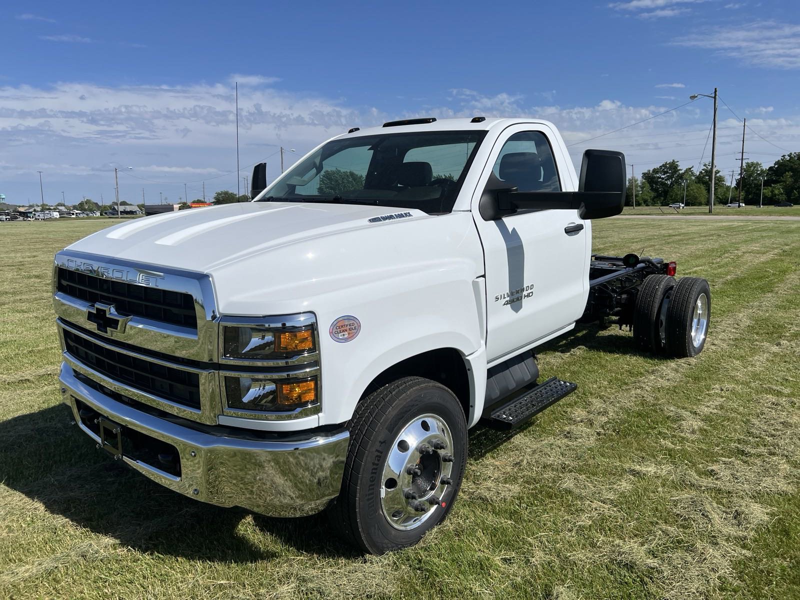 2024 Chevrolet Silverado 4500HD Work Truck photo 2