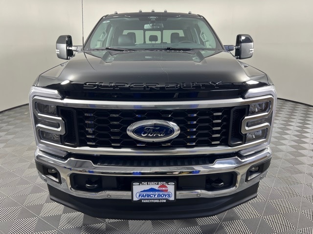 2025 Ford F-350 Lariat photo 2