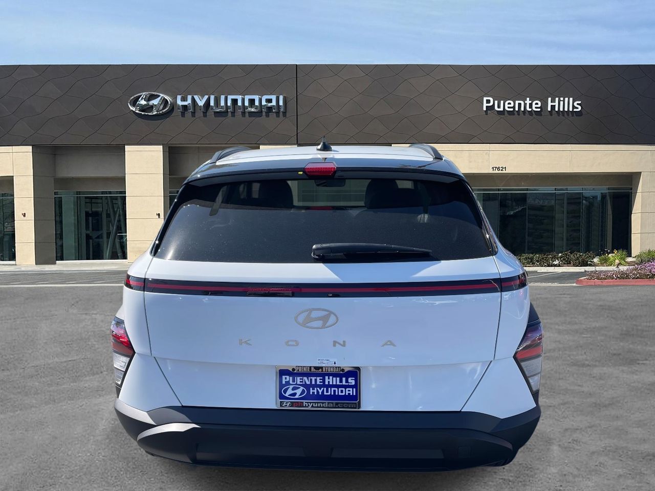 2026 Hyundai Kona SEL photo 3
