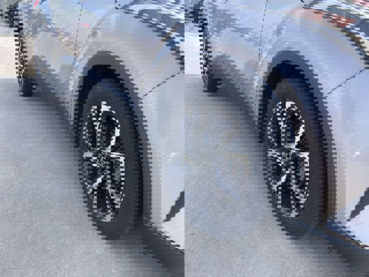 Used 2019 Toyota C-HR XLE with VIN JTNKHMBXXK1014015 for sale in Kansas City