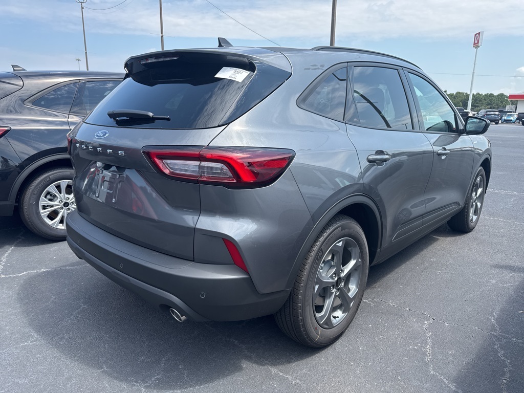 2025 Ford Escape ST-Line photo 2