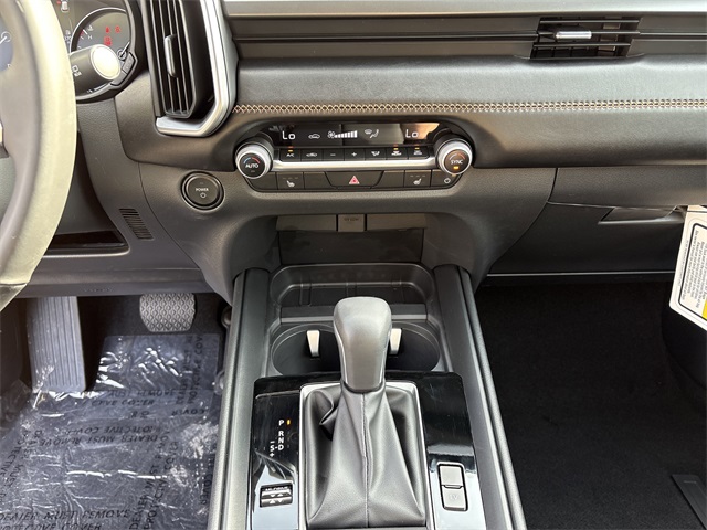 2025 Mazda CX-50 Premium photo 7
