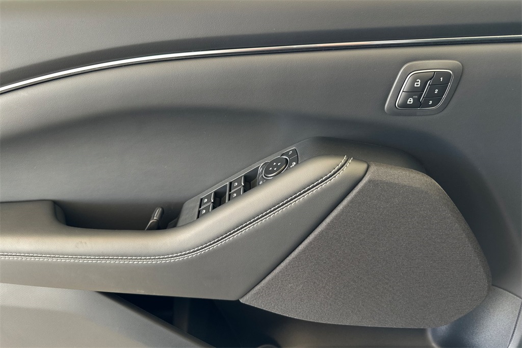 2025 Ford Mustang Mach-E Select photo 10