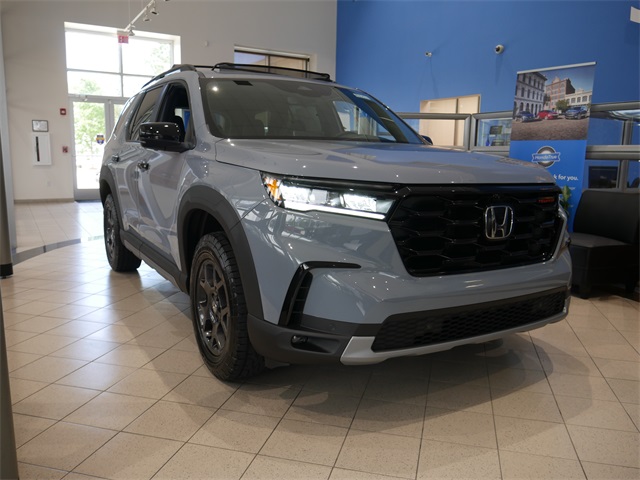 2025 Honda Pilot TrailSport's photo