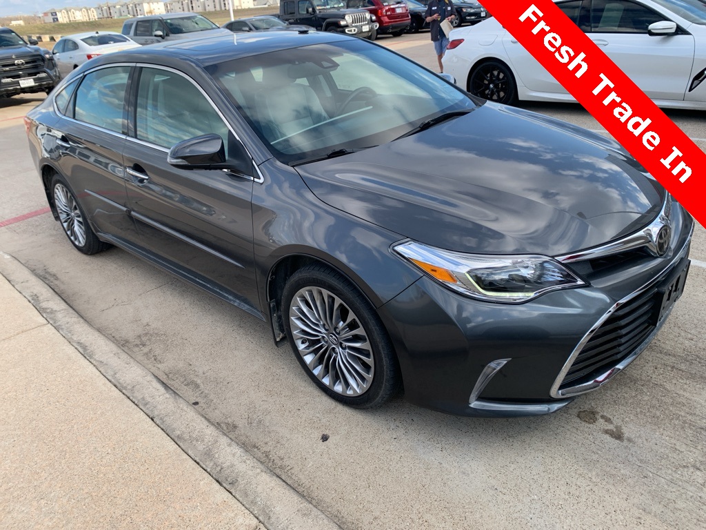 2017 Toyota Avalon Limited's photo