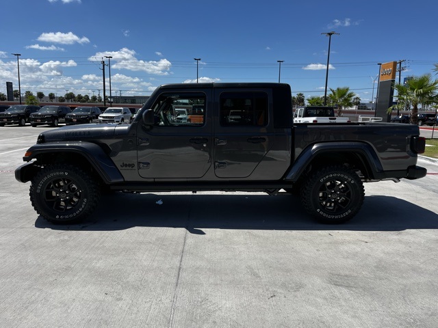 2025 Jeep Gladiator Willys photo 2