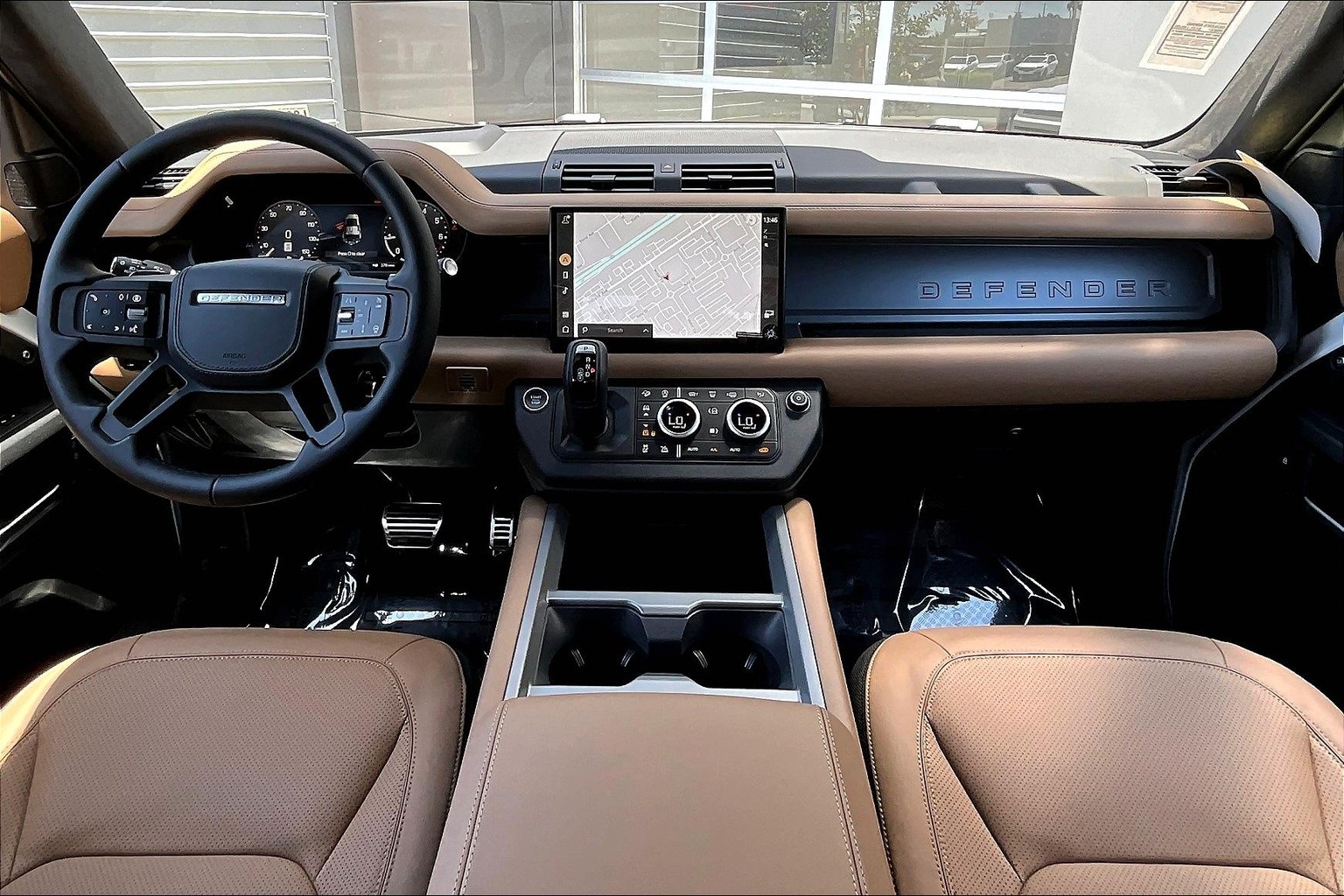 2025 Land Rover Defender 110 V8 photo 4