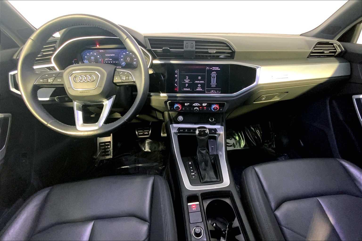 2020 Audi Q3 Premium photo 14