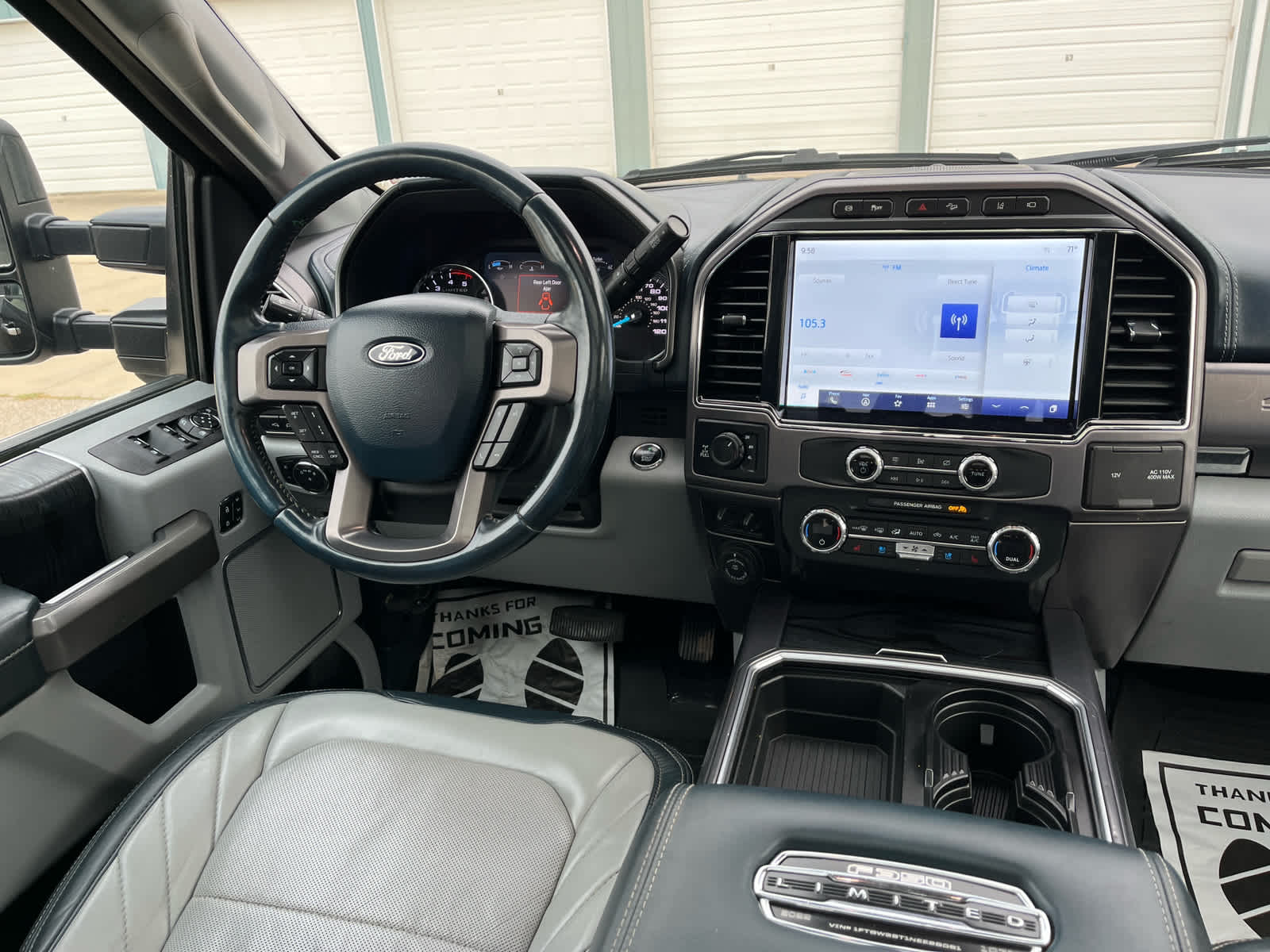 2022 Ford F-350 Limited photo 22