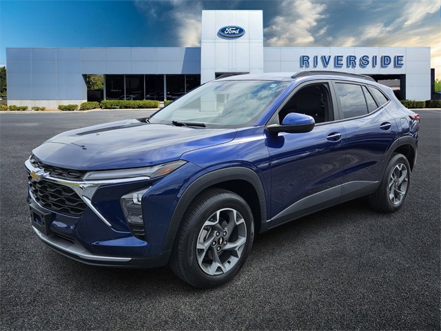 2024 Chevrolet Trax LT photo 3
