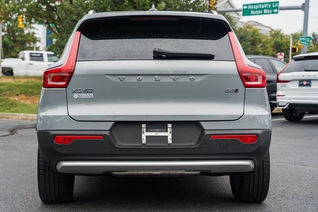 2024 Volvo XC40 Plus photo 2