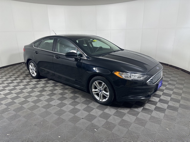 2018 Ford Fusion SE's photo