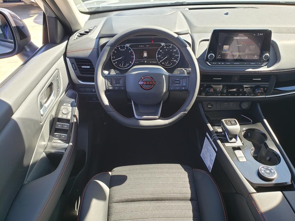 2026 Nissan Rogue SV photo 9