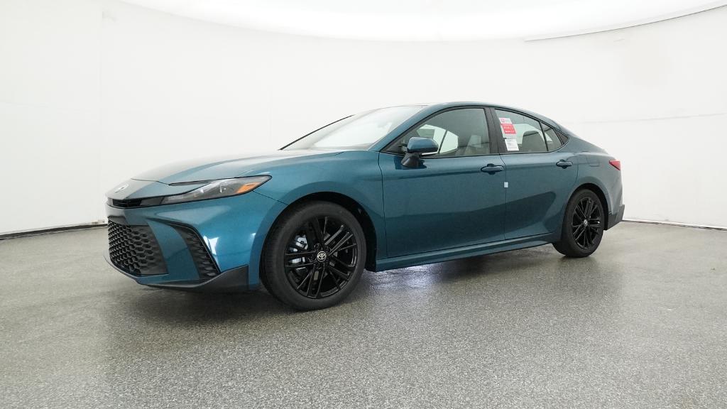 2025 Toyota Camry SE photo 6