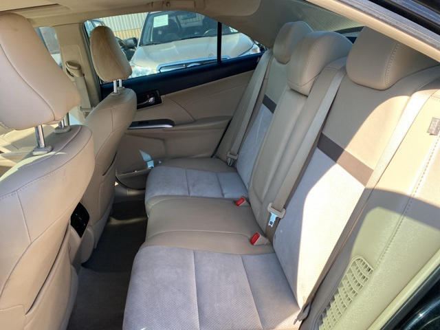 2014 Toyota Camry Hybrid XLE photo 18