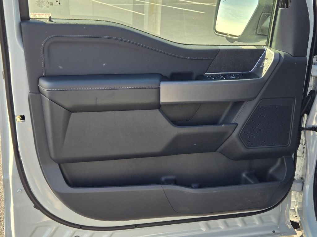 2025 Ford F-150 XLT photo 14