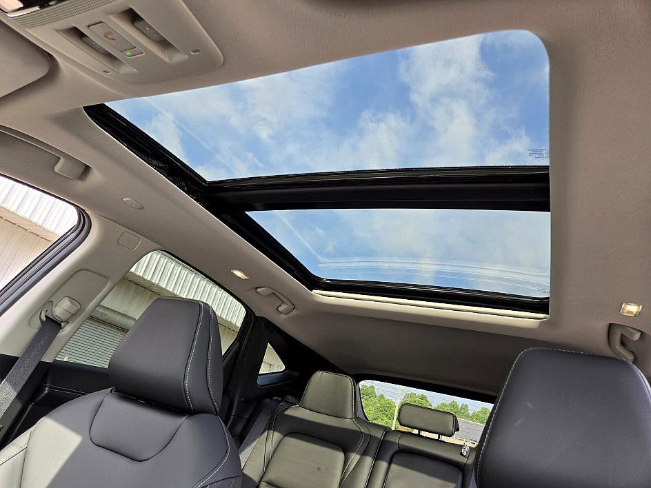2025 Nissan Murano SL photo 10