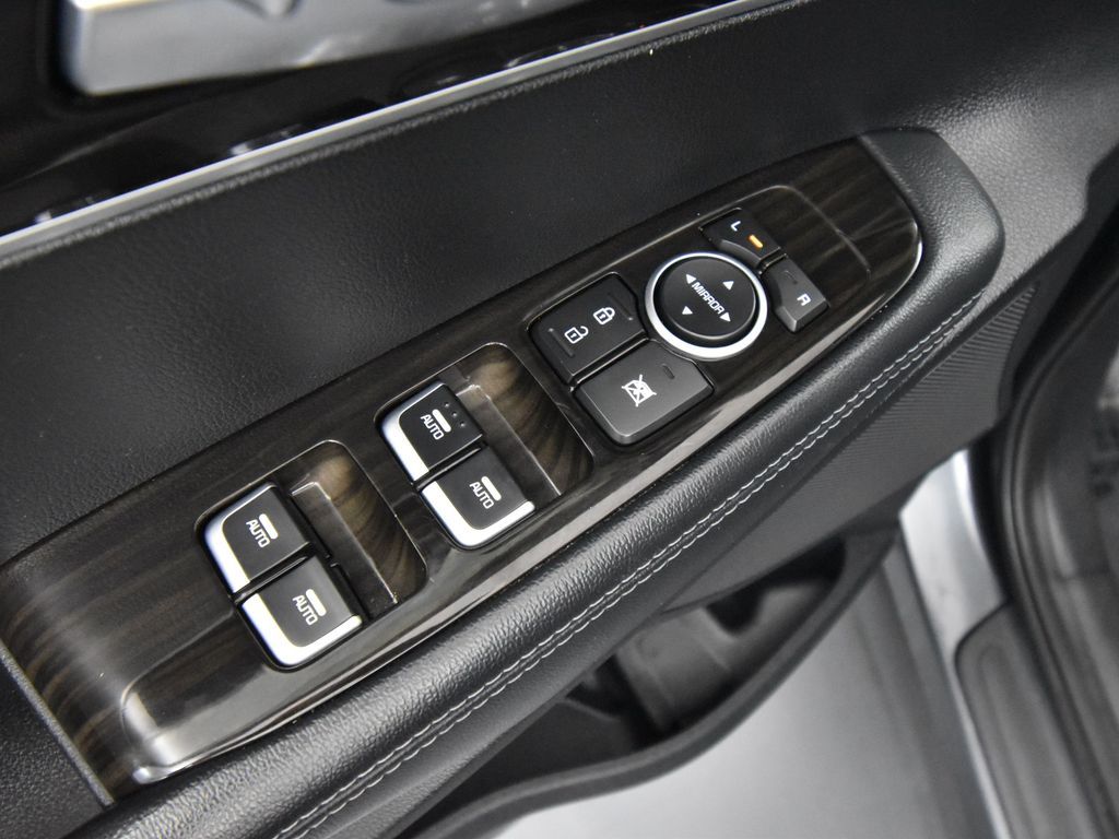 2020 Kia Sorento LX photo 15