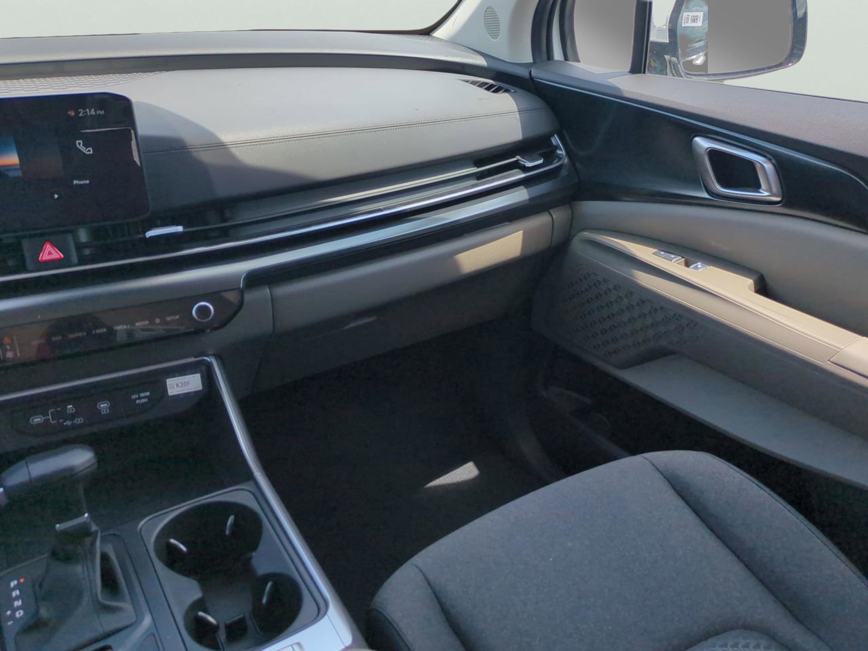 2026 Kia Carnival LX photo 14