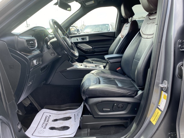 2022 Ford Explorer Platinum photo 4