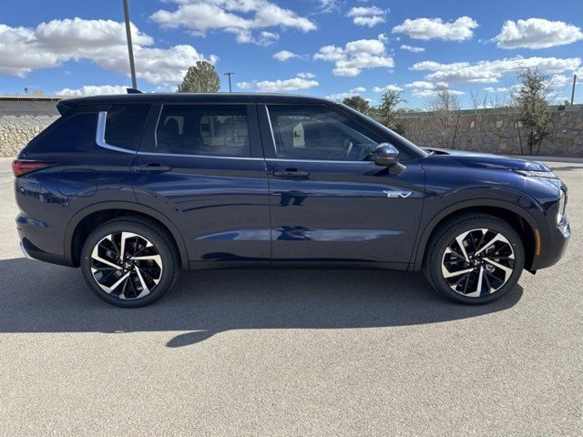 2024 Mitsubishi Outlander PHEV SE photo 4