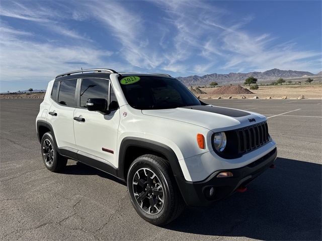 2023 Jeep Renegade Trailhawk photo 3