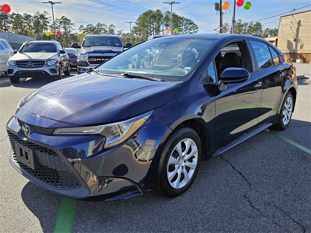 2022 Toyota Corolla LE photo 3