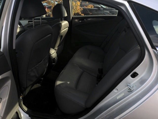 2012 Hyundai Sonata Hybrid Base photo 6