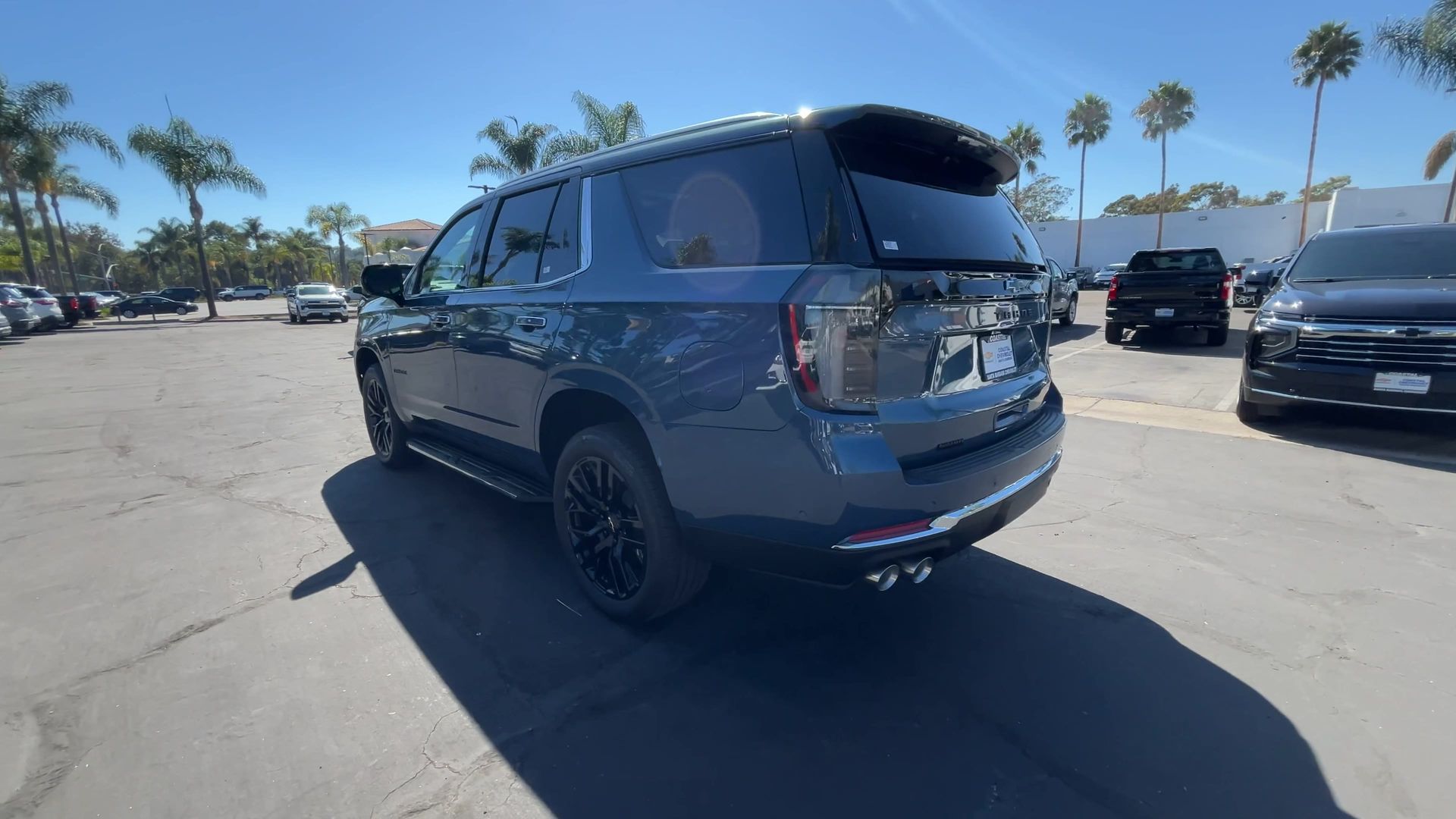 2025 Chevrolet Tahoe Premier photo 2