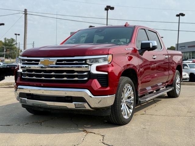 2023 Chevrolet Silverado 1500 LTZ photo 2