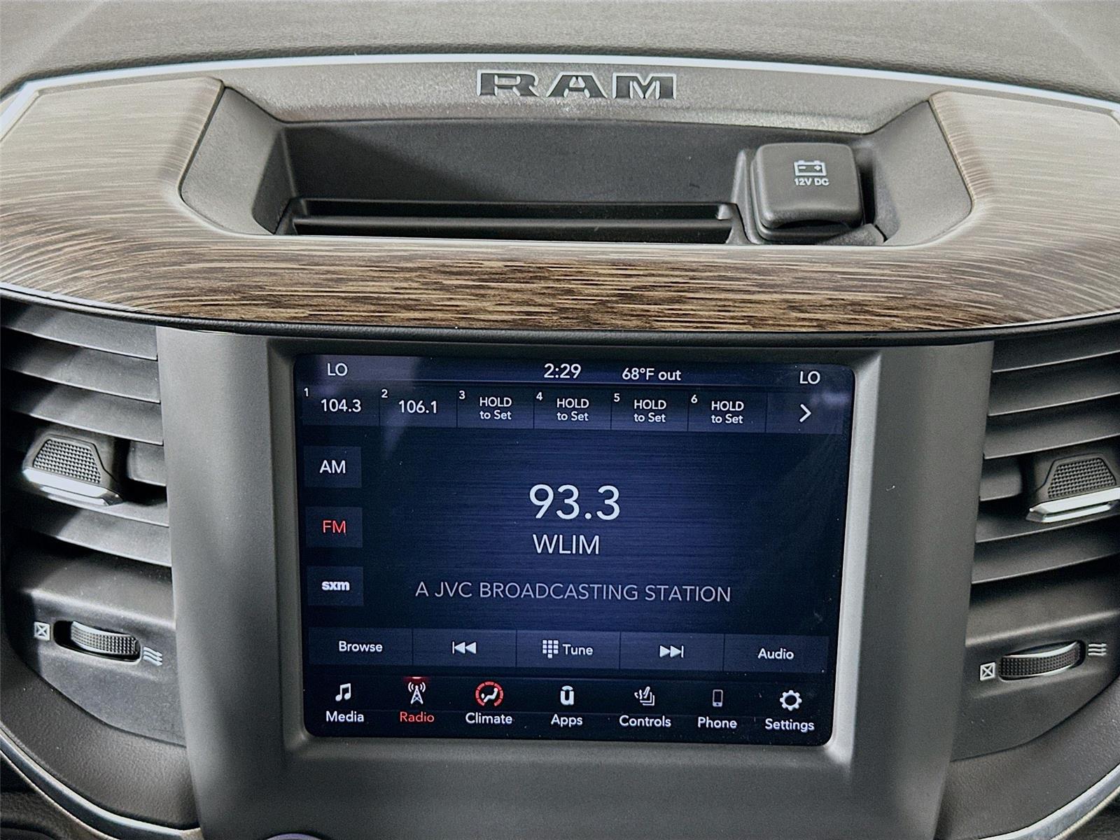 2020 Ram 1500 Laramie photo 14