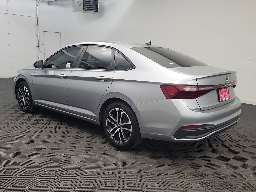 2025 Volkswagen Jetta 1.5T Sport photo 3
