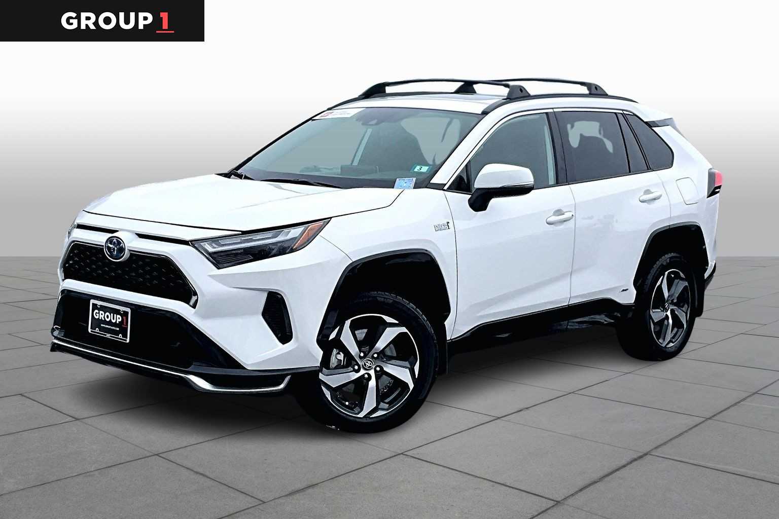 2023 Toyota RAV4 SE's photo