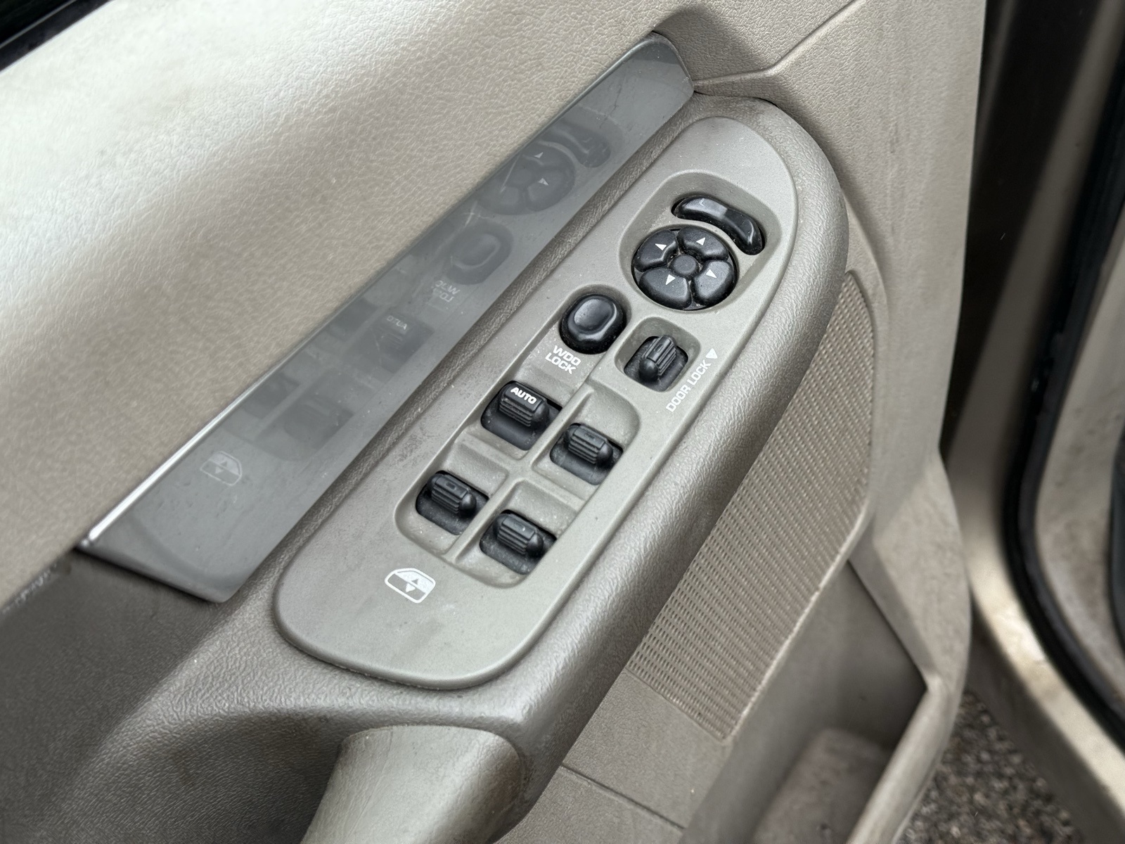 2008 Dodge Ram SLT photo 17