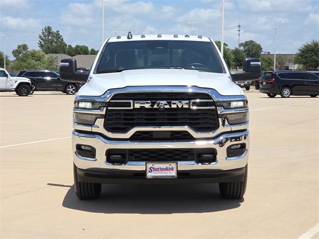 2025 Ram 2500 Tradesman photo 2