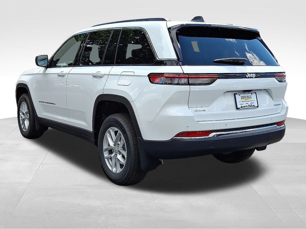 2025 Jeep Grand Cherokee Laredo X photo 4