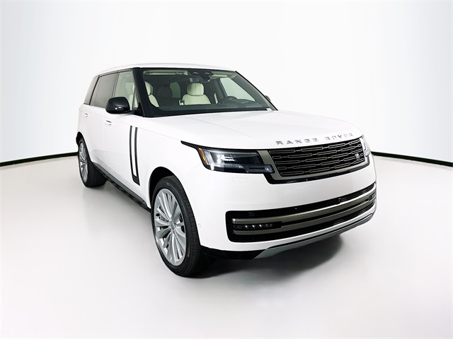 2025 Land Rover Range Rover SE photo 3