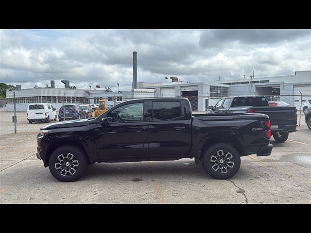 2025 Chevrolet Colorado Z71 photo 3