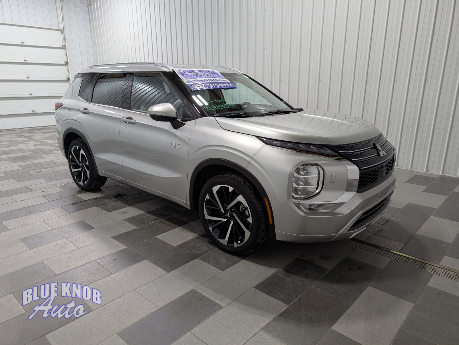 2023 Mitsubishi Outlander PHEV SEL photo 4