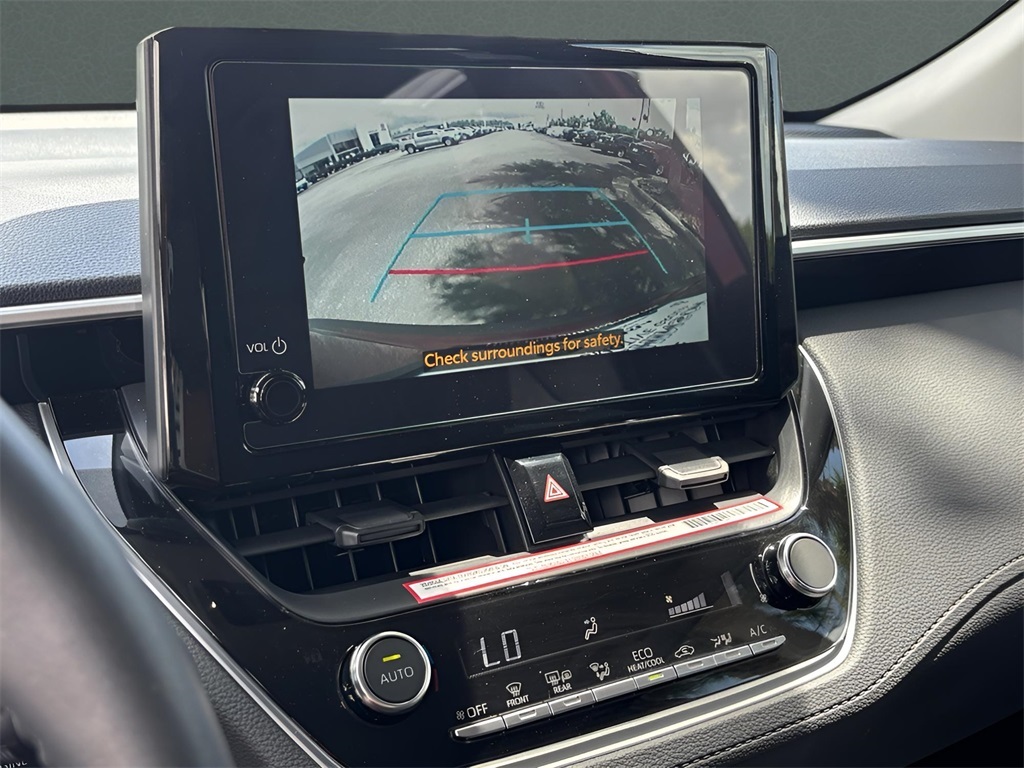 2024 Toyota Corolla Cross LE photo 17