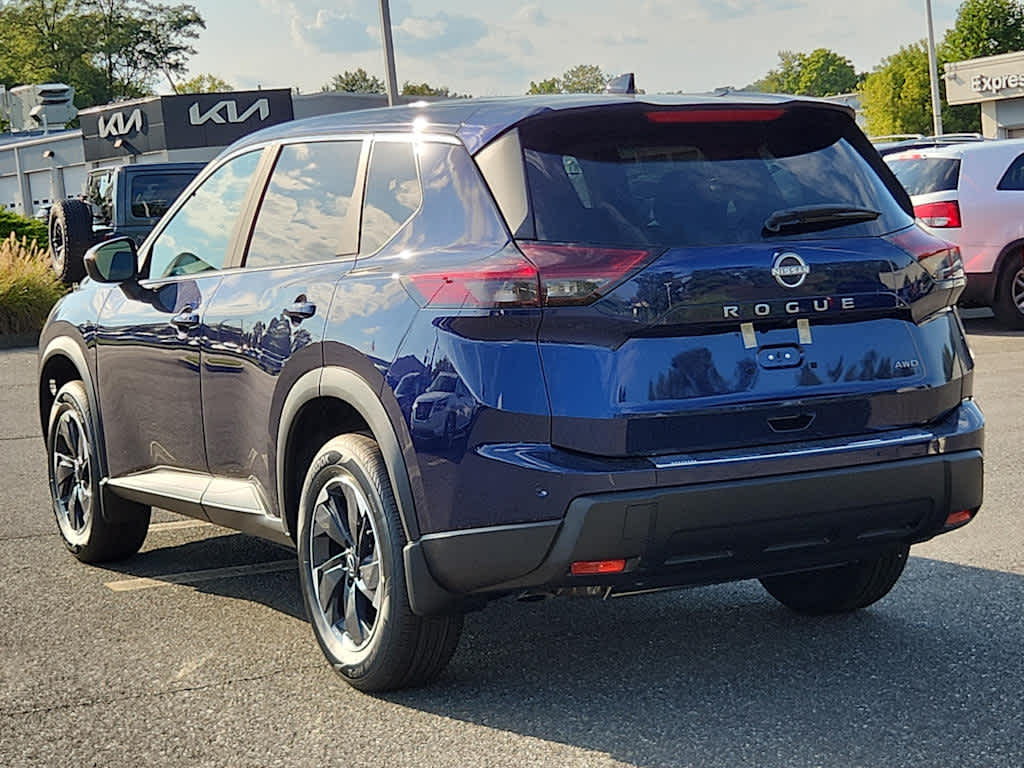 2026 Nissan Rogue SV AWD photo 4