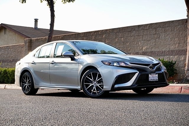 2024 Toyota Camry SE