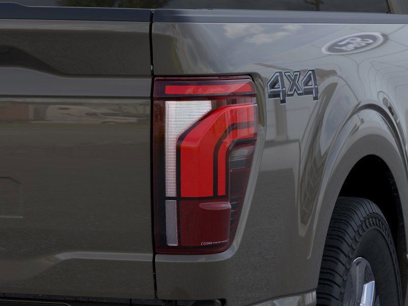 2025 Ford F-150 Lariat photo 18