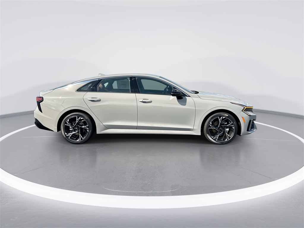 2026 Kia K5 GT-Line photo 9