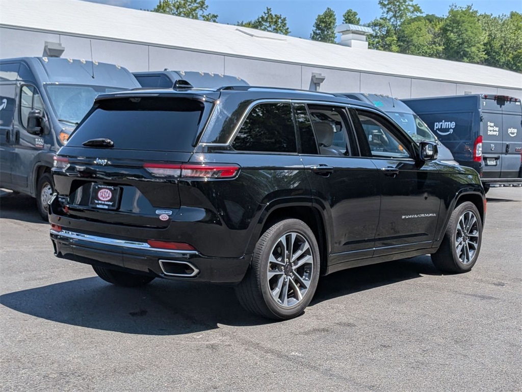 2022 Jeep Grand Cherokee Overland photo 3